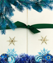 Nature's Linen Disposable Guest Hand Towels Wrapped with a Ribbon 100ct - Christmas / Holiday Collection Embossed with a Snowflake